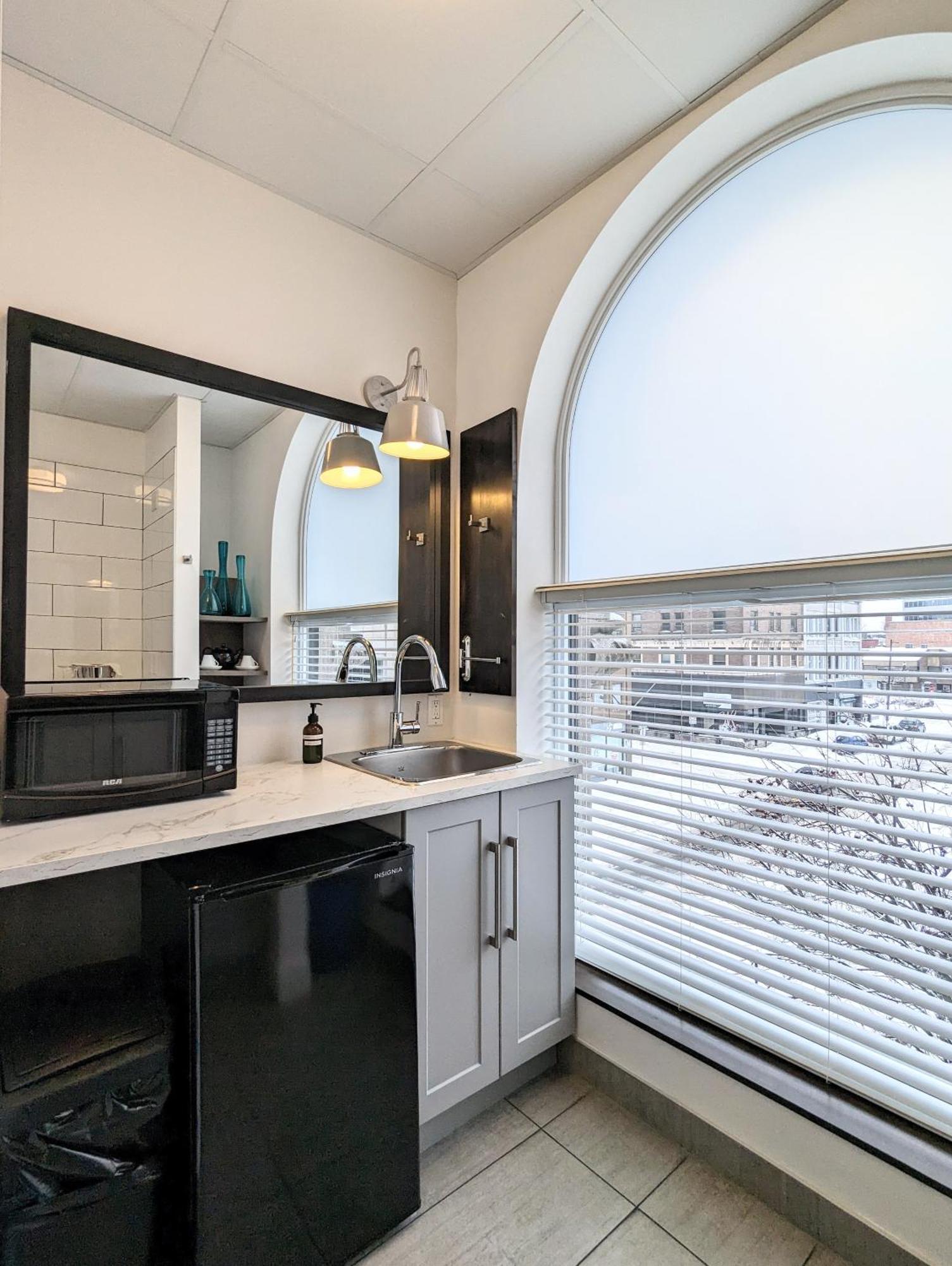 Hotel Oui Go! Trois-Rivieres Luaran gambar